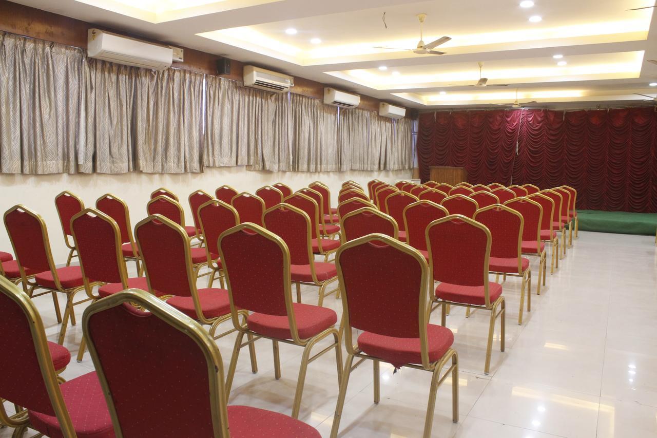 Hotel Chandra'S Visakhapatnam Zewnętrze zdjęcie