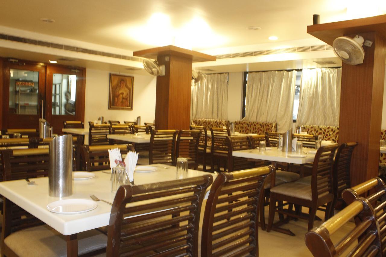 Hotel Chandra'S Visakhapatnam Zewnętrze zdjęcie
