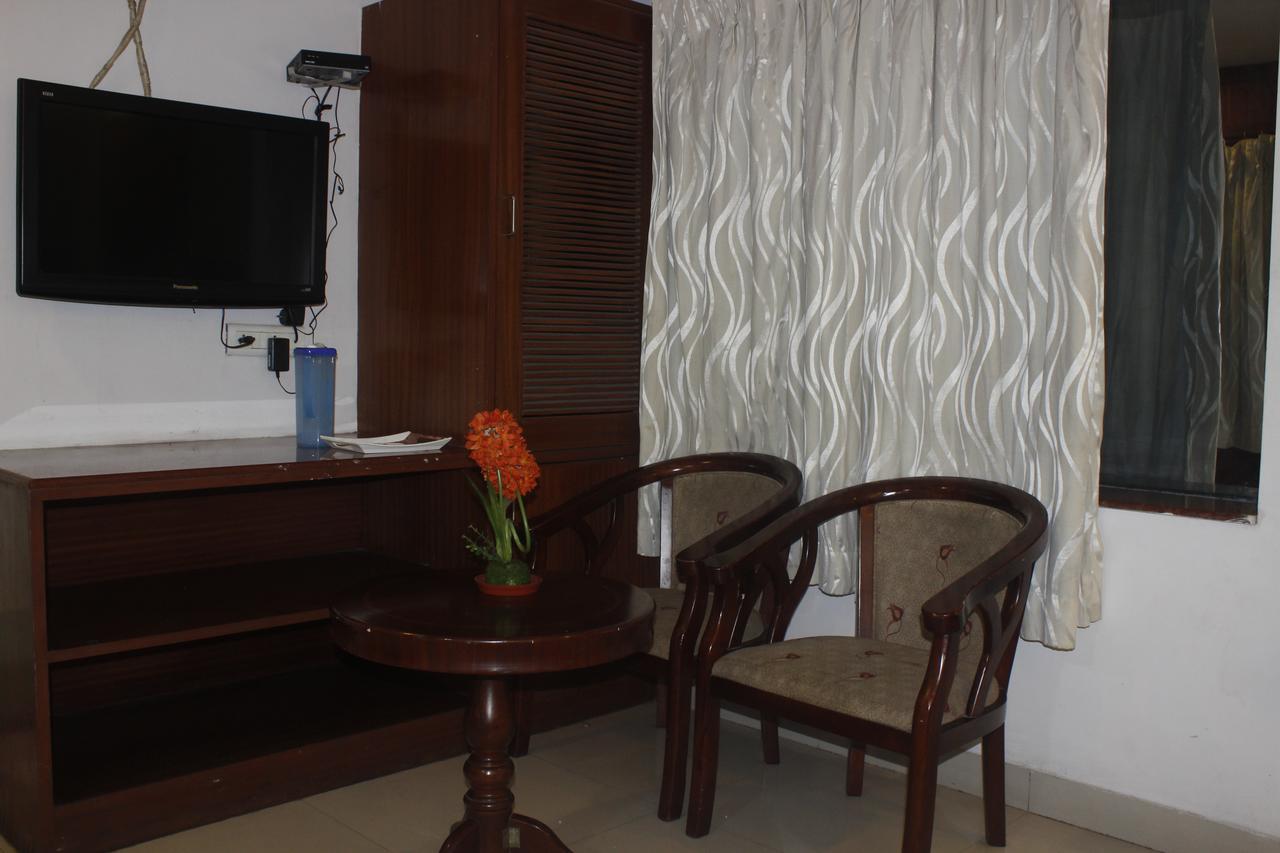 Hotel Chandra'S Visakhapatnam Zewnętrze zdjęcie