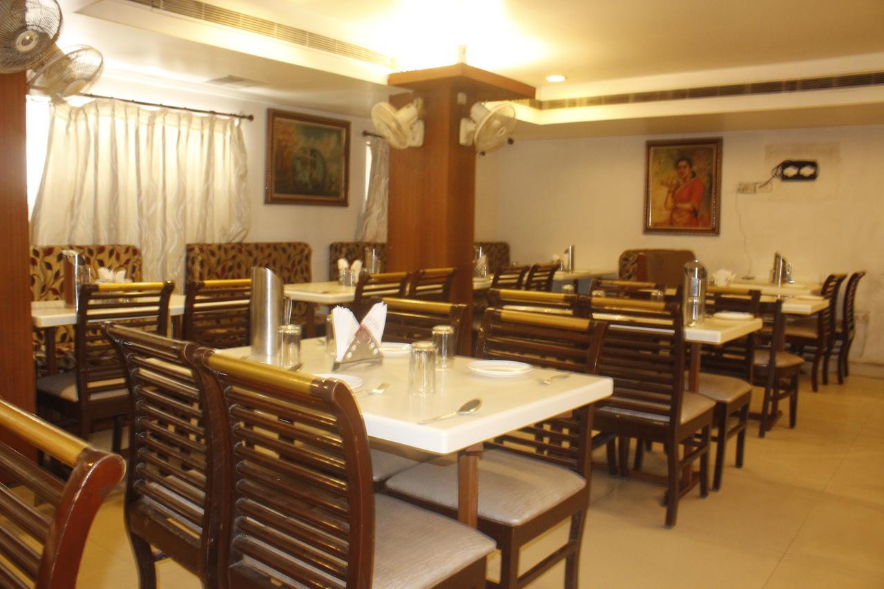 Hotel Chandra'S Visakhapatnam Zewnętrze zdjęcie