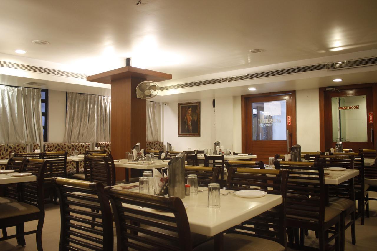 Hotel Chandra'S Visakhapatnam Zewnętrze zdjęcie
