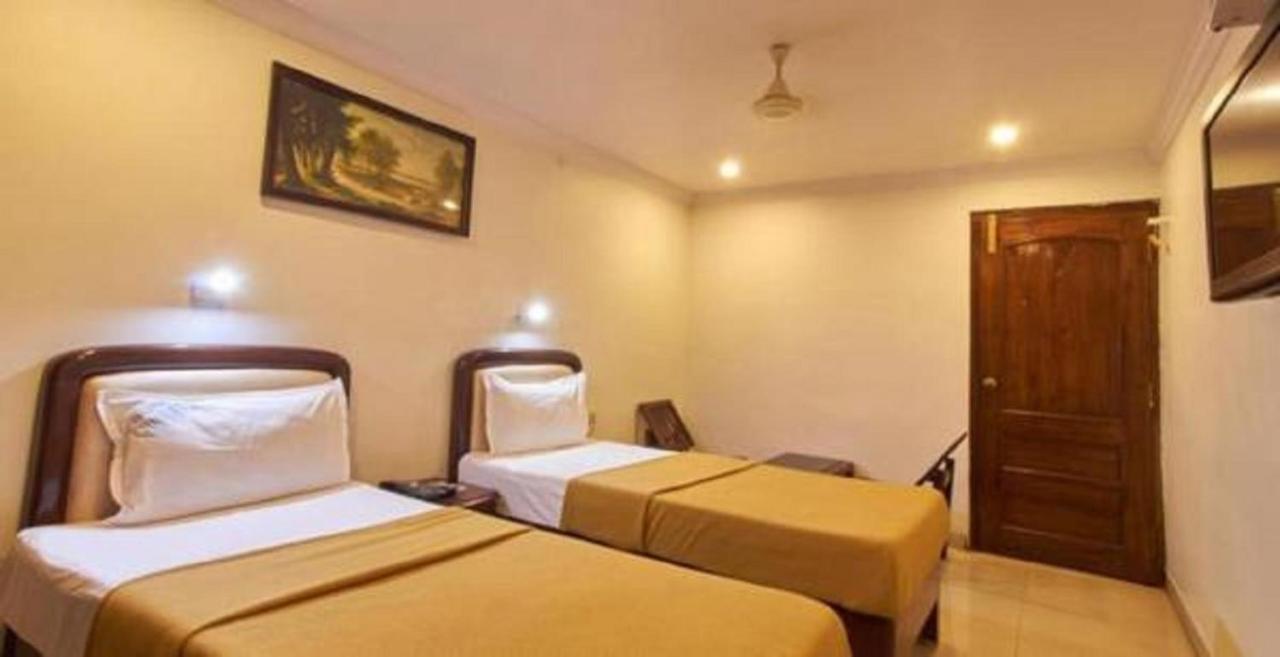 Hotel Chandra'S Visakhapatnam Zewnętrze zdjęcie