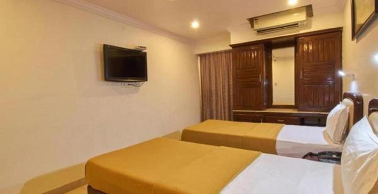 Hotel Chandra'S Visakhapatnam Zewnętrze zdjęcie
